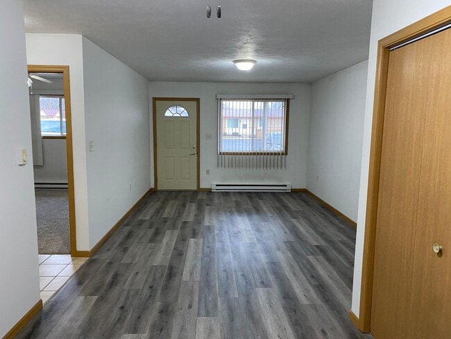 Building Photo - Spacious & Well-Maintained 1-Bedroom Apartment in New Bremen!
