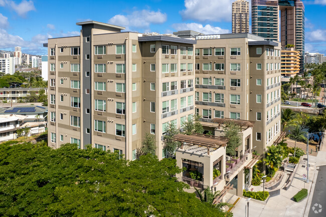 Foto del edificio - The Plaza Assisted Living at Waikiki