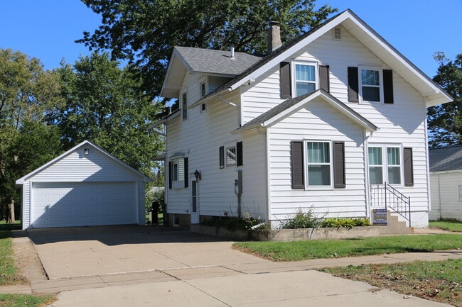 Building Photo - 2004 Merner Ave