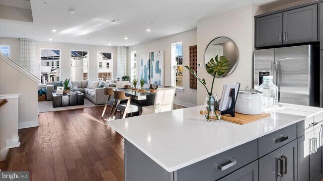 Foto del edificio - 216 Red Leaf Ln
