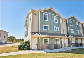 Building Photo - 12603 Telge Rd