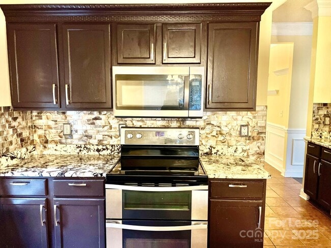 Foto del edificio - 905 Doris Ray Ct