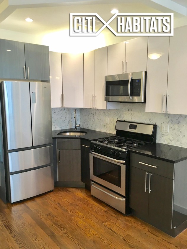Primary Photo - 214 7th St