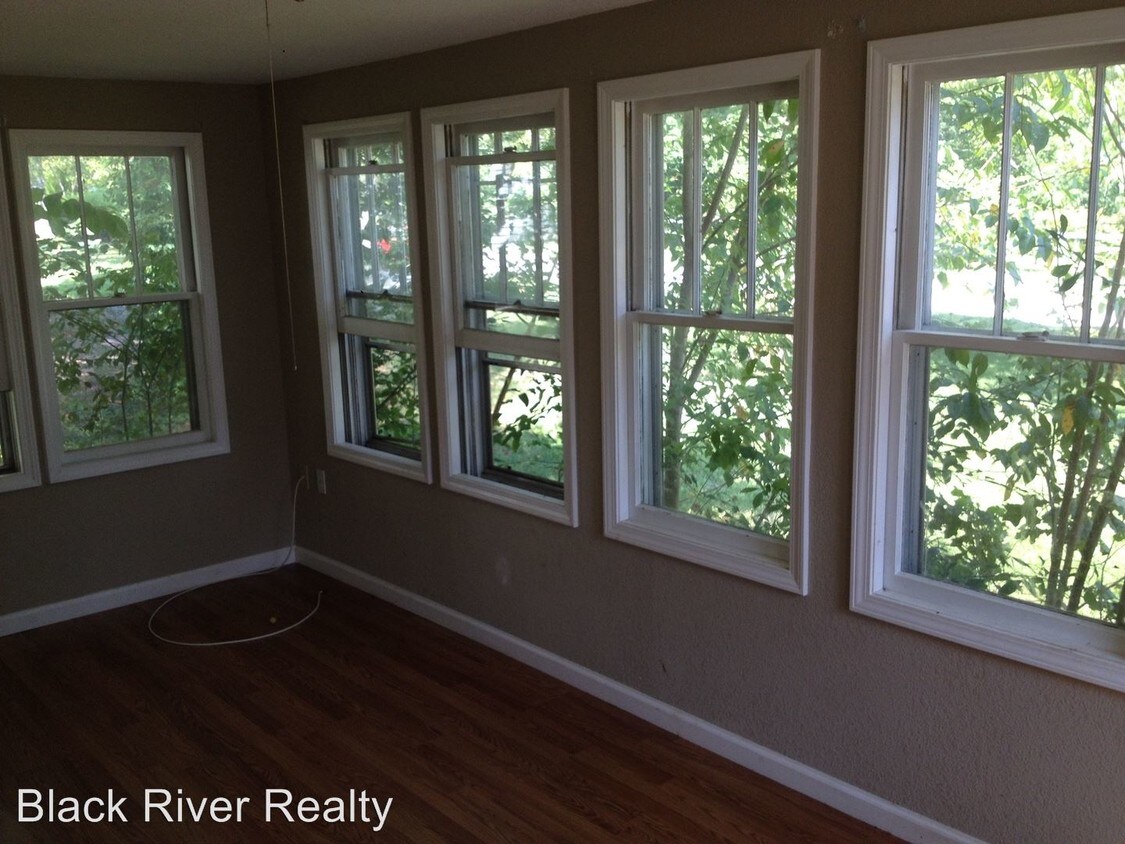 Primary Photo - 3 br, 1.5 bath House - 1710 Barron Rd