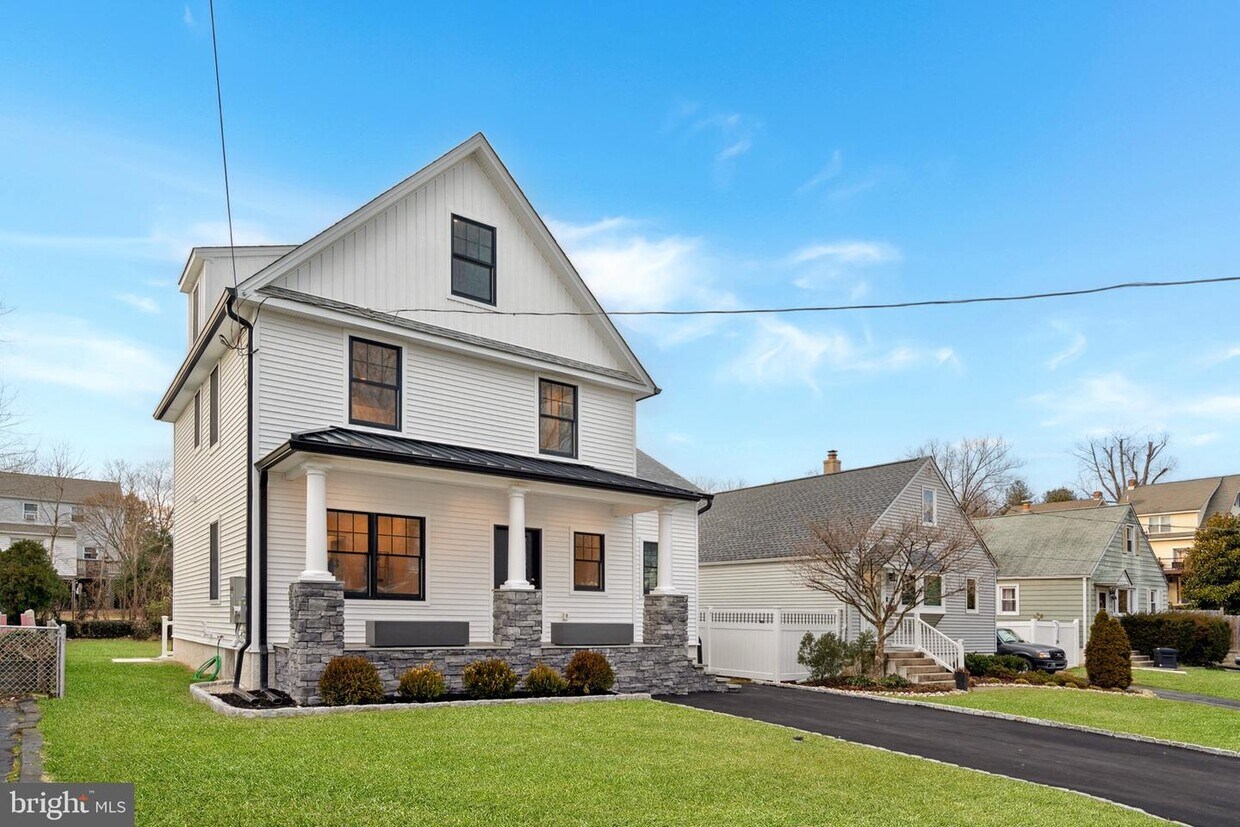 Primary Photo - 80 2nd Ave