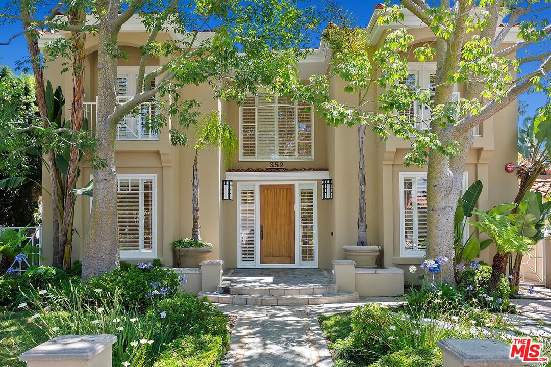 Primary Photo - 352 S Maple Dr