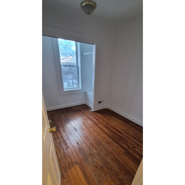 Foto del edificio - 4620 Pall Mall Rd