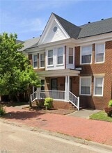 Building Photo - 622 South St