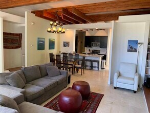 Building Photo - 605 Bonair Pl