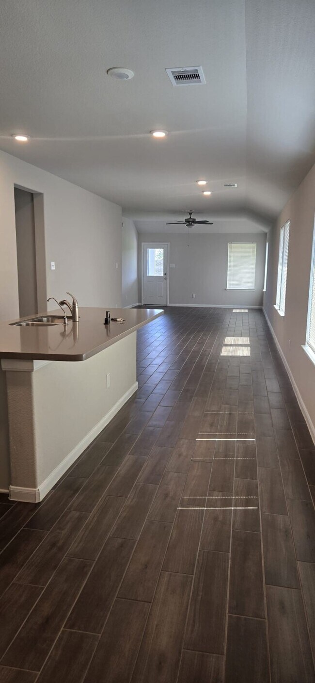 Building Photo - 25515 Marisun St