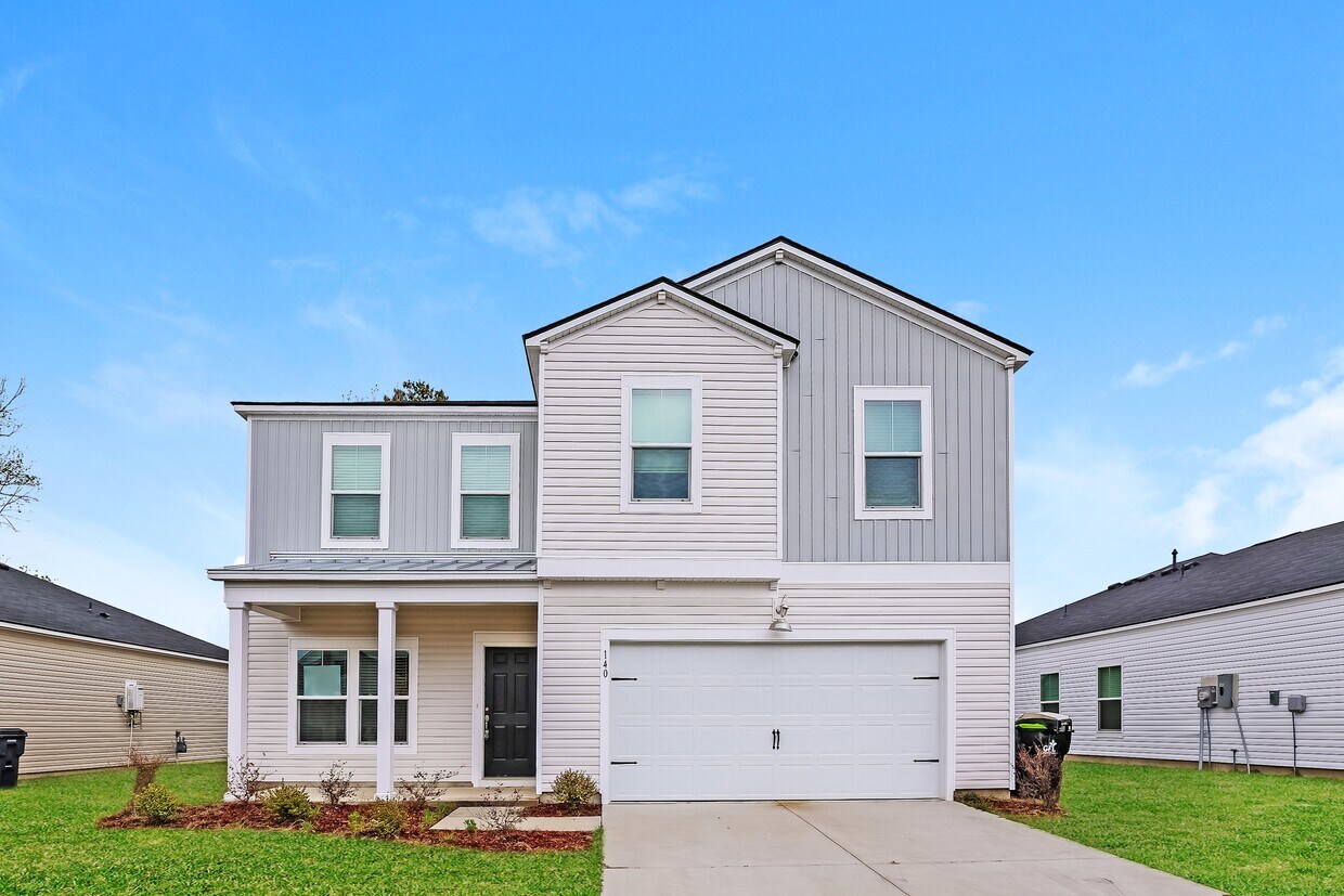 Primary Photo - 116 S Reindeer Rd