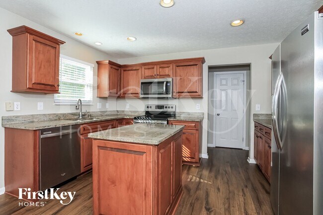 Foto del edificio - 6183 Lakewood Dr