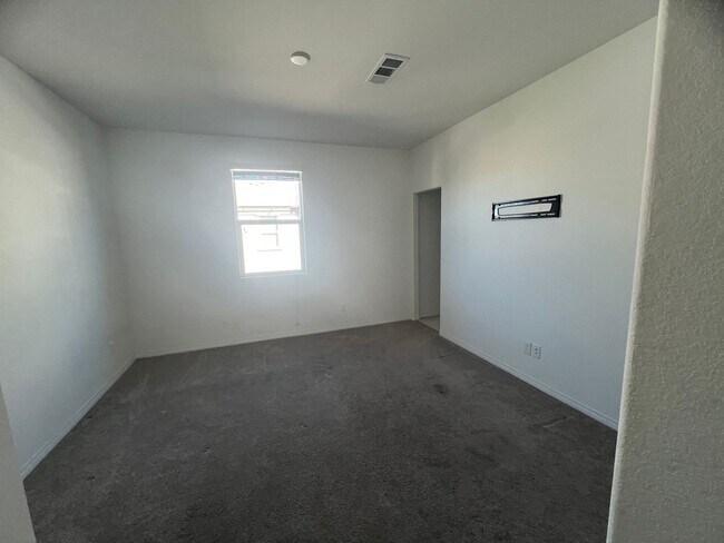 Building Photo - 489 Anthurium Pl