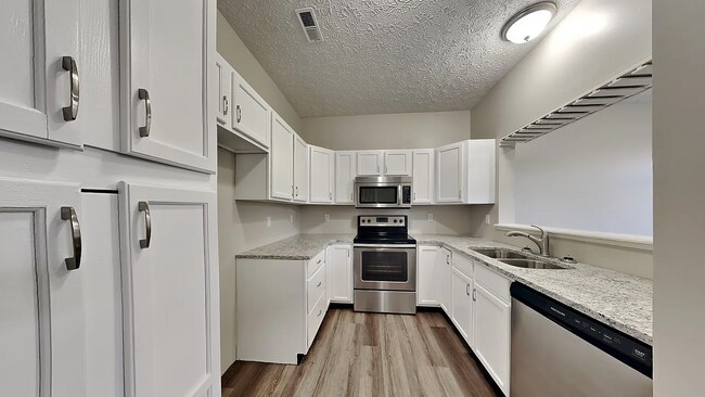 Foto del edificio - 4427 Nighthawk Ct