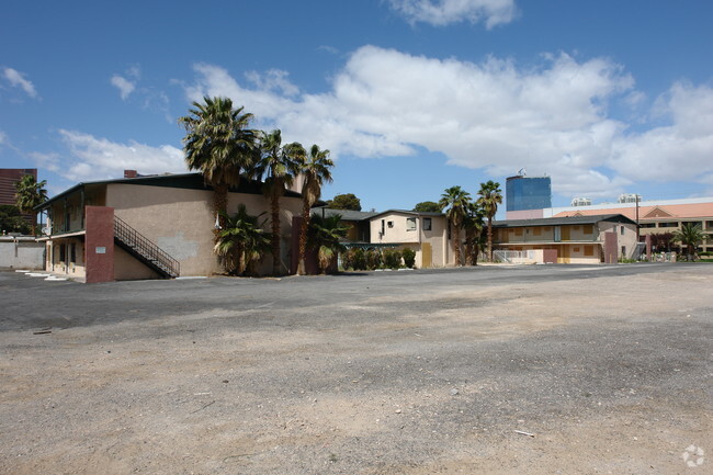 Building Photo - Sierra Vista Fountains Apartments