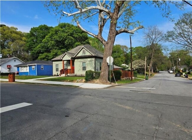 Foto del edificio - 198 Wellington St SW