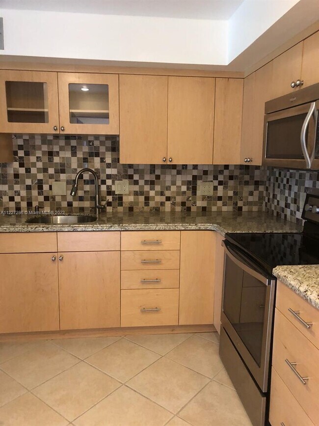 Foto del edificio - 4000 N Hills Dr
