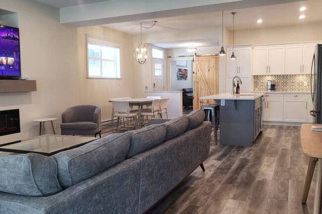 Building Photo - 2540 Radio Tower Rd