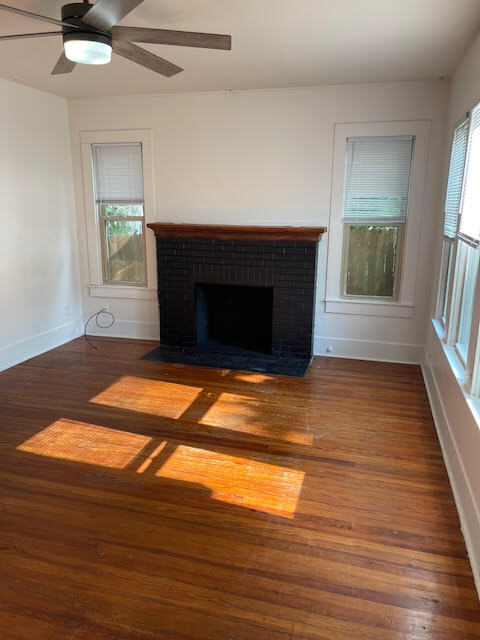 Living room - 1610 S Austin St