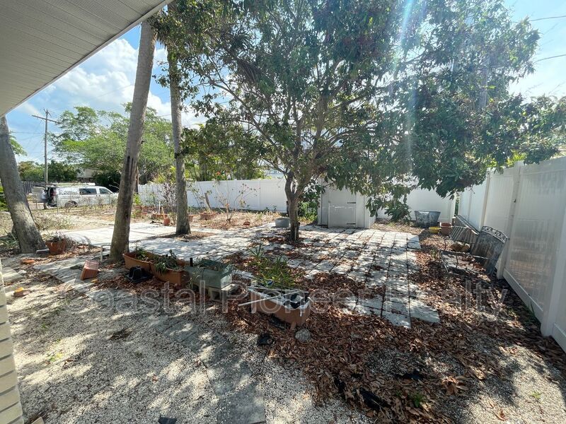 Building Photo - 3602 S Beach Dr