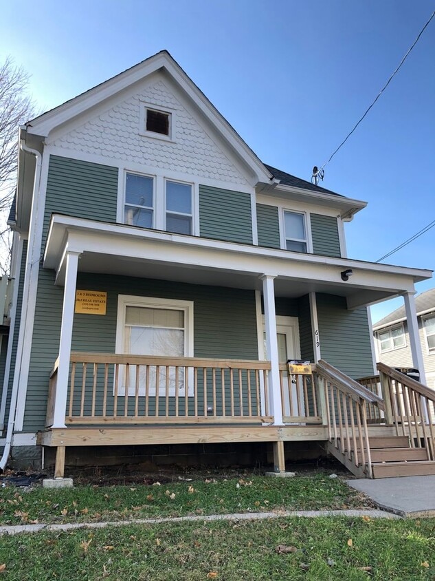 Photo - 619 Bowery St (Iowa City, IA)