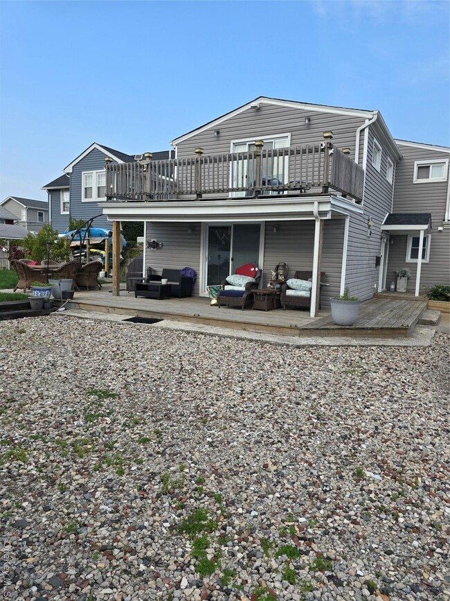 Building Photo - 18 Julian Pl