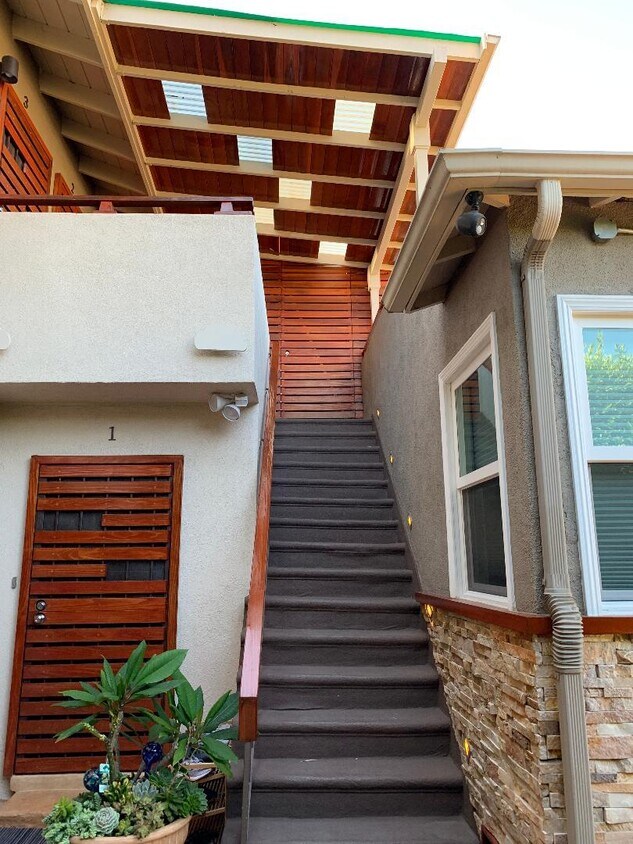 Foto principal - 3913 Beethoven St