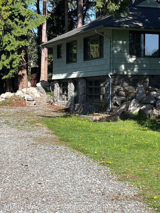 Primary Photo - 2 br, 1 bath House - 624 108th AVe Ct E