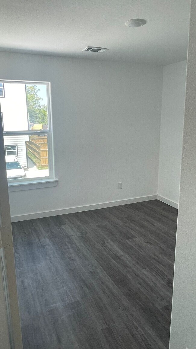 Foto del edificio - 9746 Garcroft St