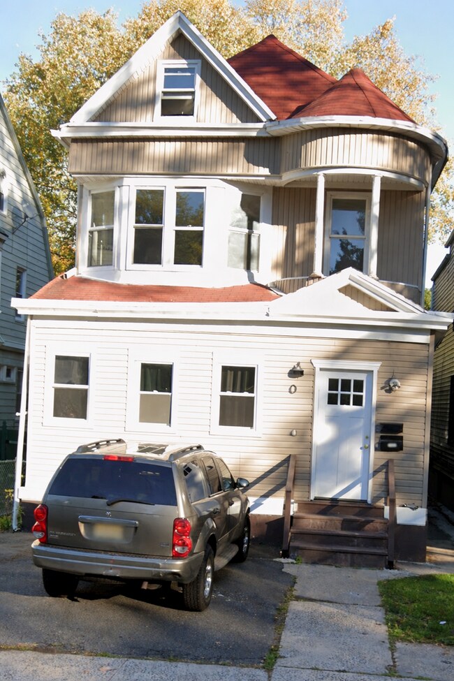 Building Photo - 170 Greenwood Ave