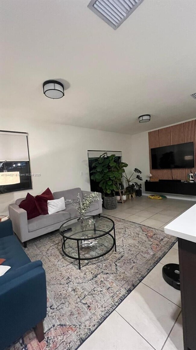 Foto del edificio - 10431 NW 82nd St