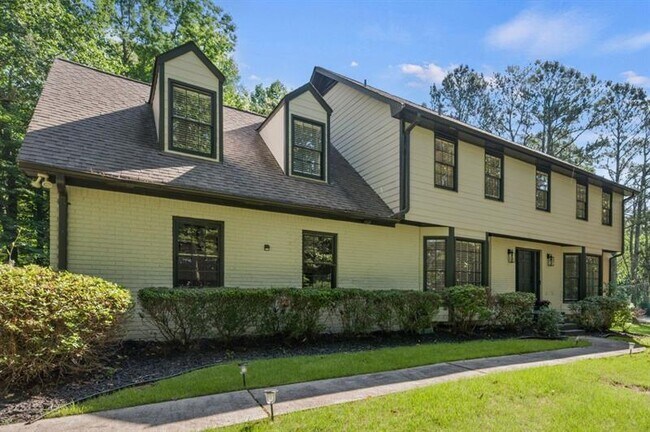 Building Photo - 1005 Applecross Dr