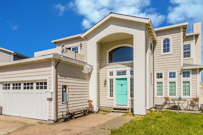 Building Photo - 903 Anza Dr