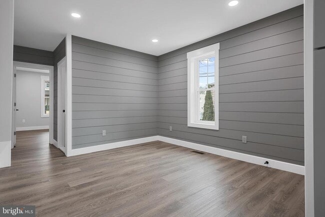 Foto del edificio - 211 W Broad St