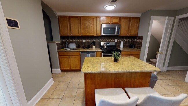 Foto del edificio - Full room in 5-bed/2.5-bath Home