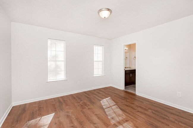 Building Photo - 8457 Governor Dr