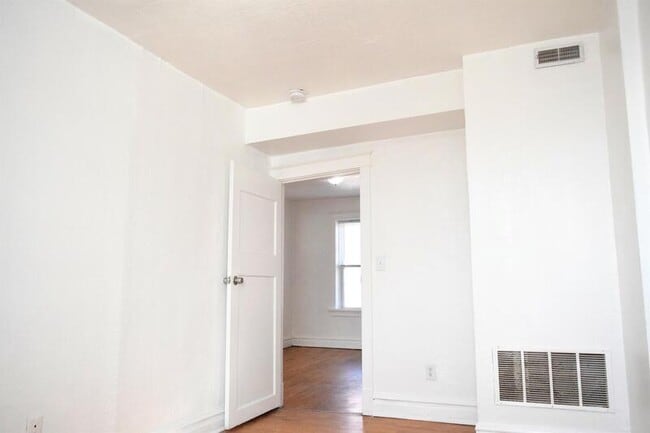 Building Photo - 5012 Virginia Ave