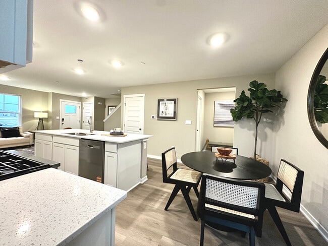 Building Photo - 2242 Barbera Dr