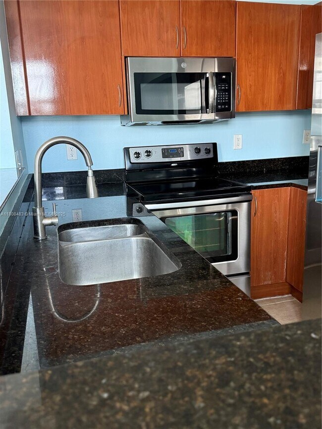 Foto del edificio - 236 Moorings Dr