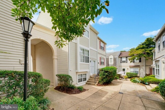 Building Photo - 10305 Bridgetown Pl