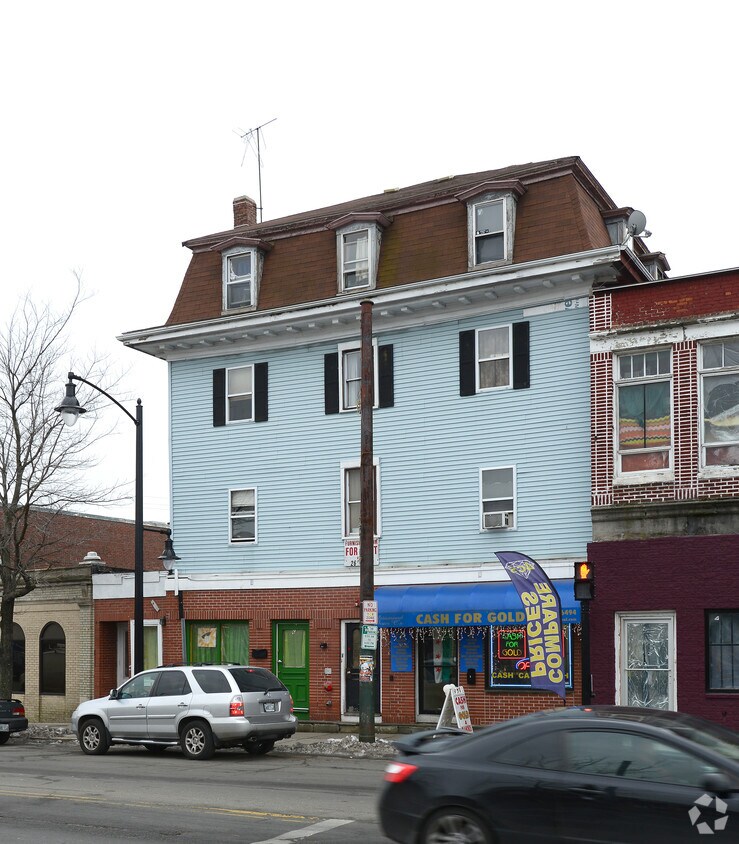 Building Photo - 5-7 Olneyville Sq