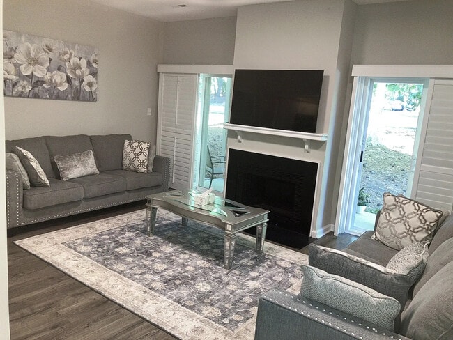 Building Photo - Room in Condo on Winterpointe Ln