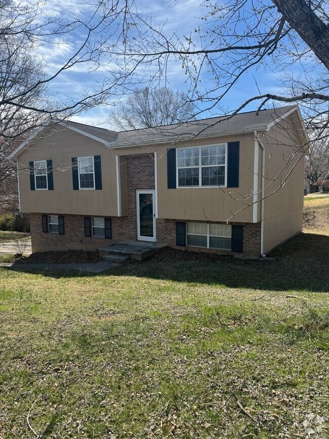 Building Photo - 1728 Sundrop Dr
