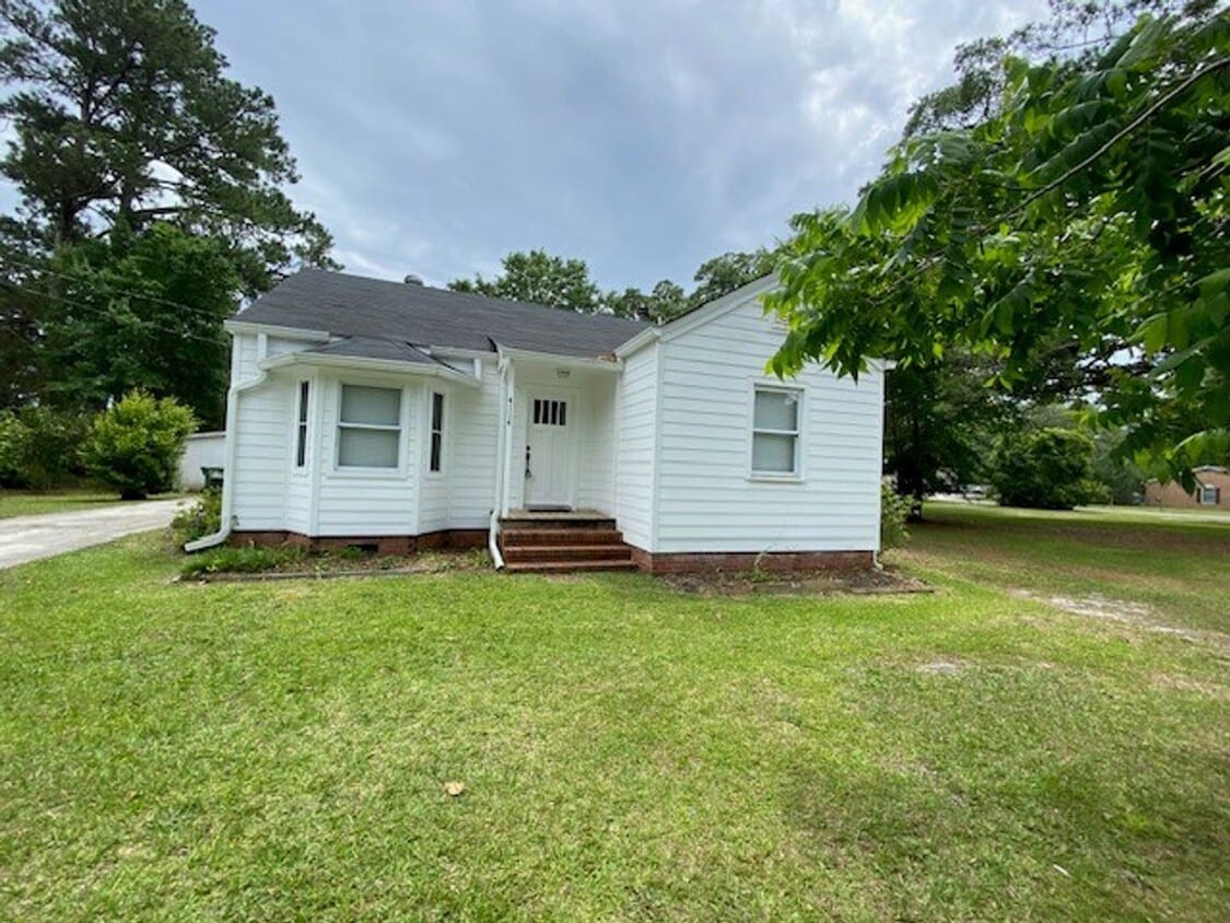 Primary Photo - Introducing a charming 2-bedroom, 2-bathro...