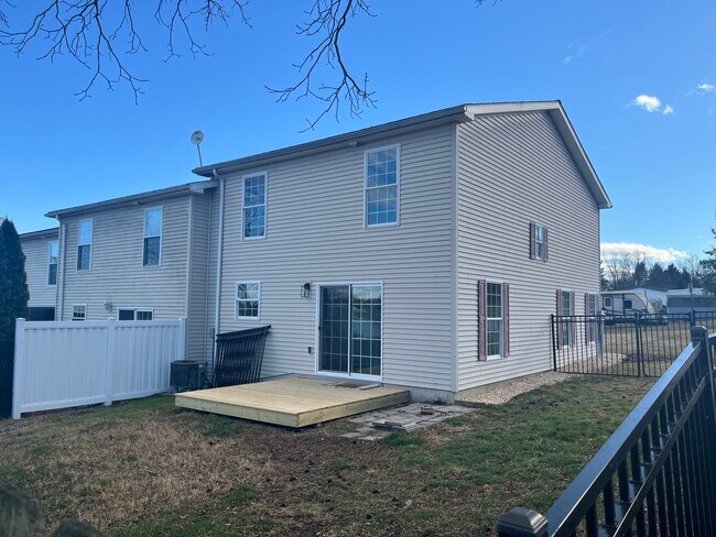 Foto del edificio - 112 W S St