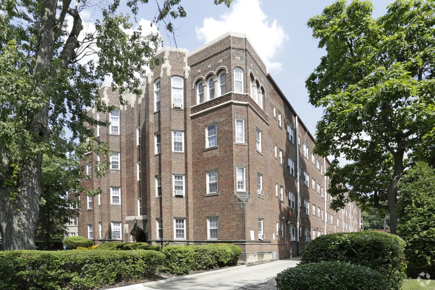 Lewis Manor Apartments