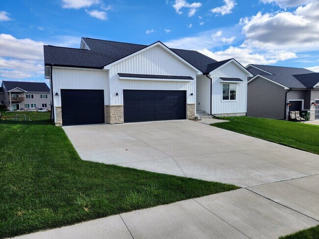 Foto del edificio - 1603 Red Cedar Ln