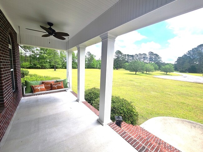 Building Photo - 518 Cloverfield Ln