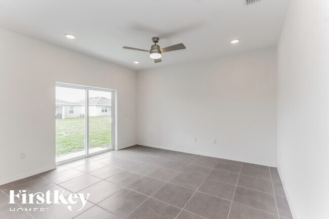 Foto del edificio - 518 Crown Rose Dr