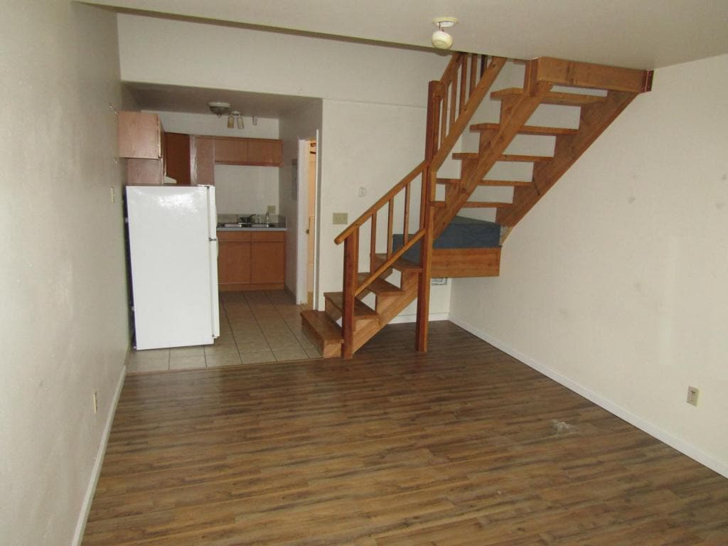 Primary Photo - 103 E. 5th